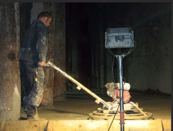 De sloper aan het werk